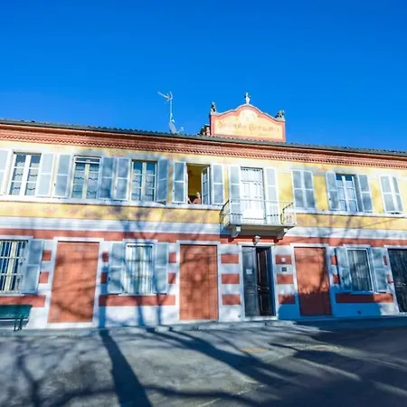 Historic And Quiet House In The Langhe&monferrato Διαμέρισμα *
